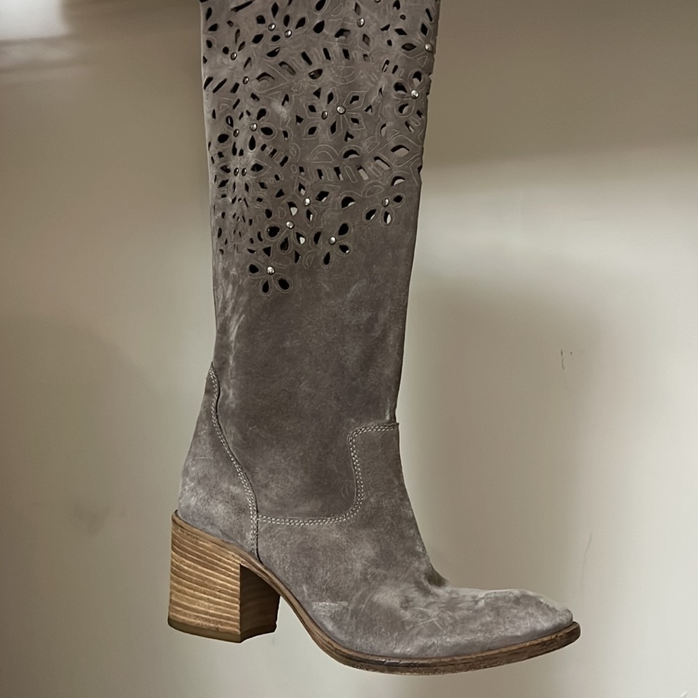 Vero Cuoio Boots Size 38 or 7